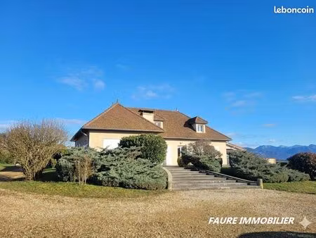 maison 9 pièces 255 m²