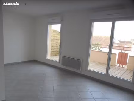 studio saint front avec terrasse