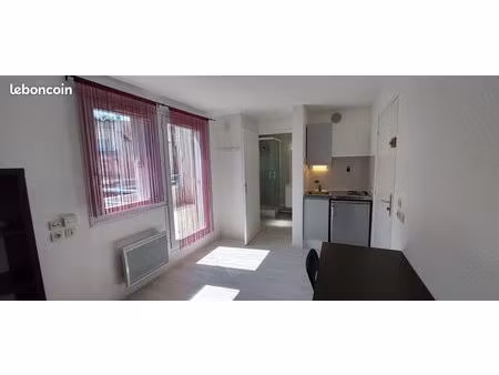 studio rénové à grenoble avec garage à vélo et emplacement voiture si besoin