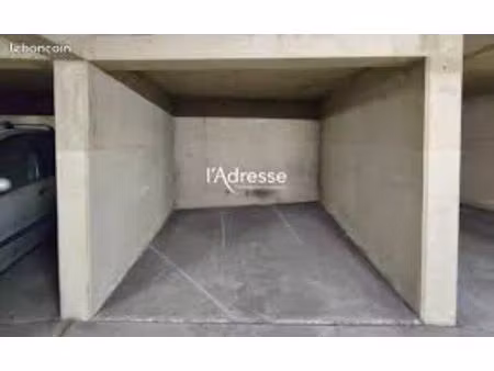 place parking souterrain gare valleiry