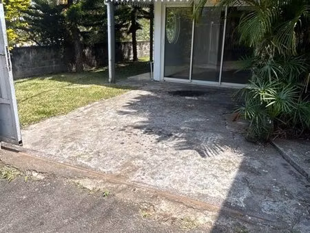 logement type f4 rdc (3chambre) avec jardin  tampon centre