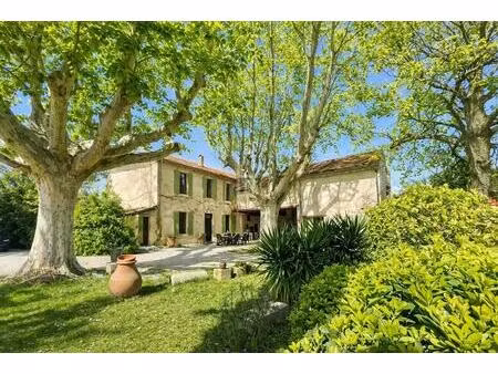 proximité de st rémy de provence : mas de charme authentique avec deux lofts :