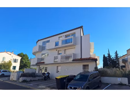 spacieux t3 avec terrasse et parkings privés quartier de l