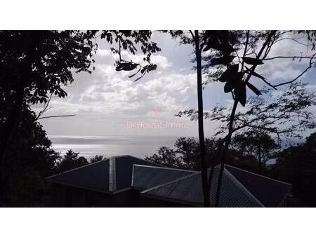 terrain constructible vue mer et montagne   idéal pour projet de location touristique.