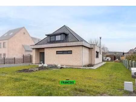 maison de trois chambres prête à emménager et économe en én…