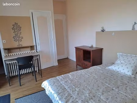 loue chambre meublée