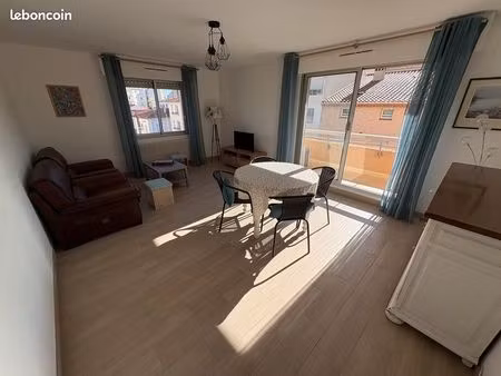 location appartement 2 pièces – t2 meublé rénové avec balcon et parking – perpignan palais