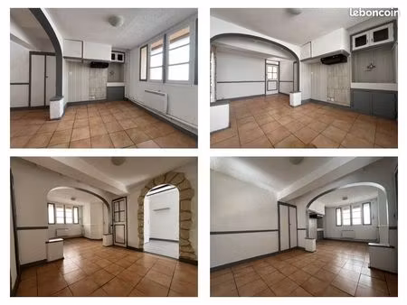 beau t4/5 lumineux à louer à l'année à prats-de-mollo (dans la citadelle)