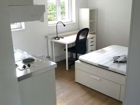17 m2 - studio meublé dans résidence étudiante avec services inclus à strasbourg