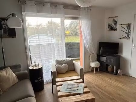 appartement avec balcon et stationnement