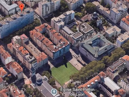 lyon 6 foch – box fermé 13 m² – électricité – double accès vauban/bugeaud – suv ok