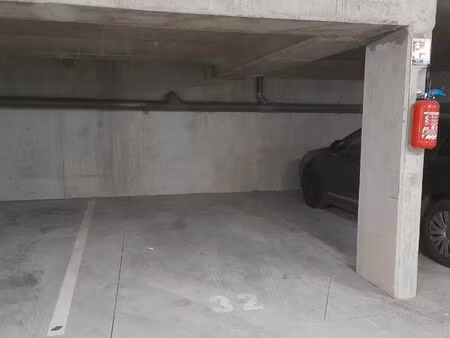 parking saint jacques de la lande