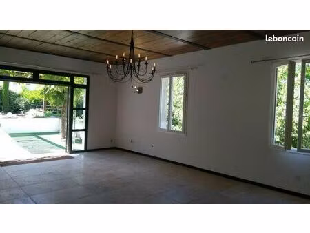 forcalquier – 4 pièces de plain-pied terrase et jardin – 115 m²