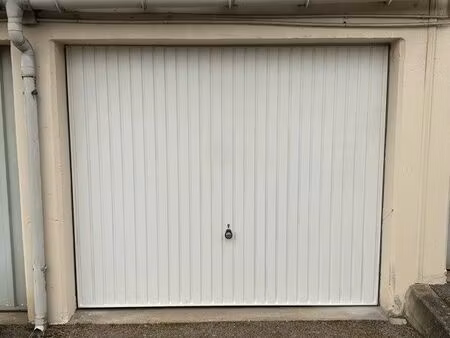 garage/box