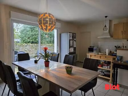 vente maison à saint-étienne-en-coglès (35460) : à vendre / 99m² saint-étienne-en-coglès