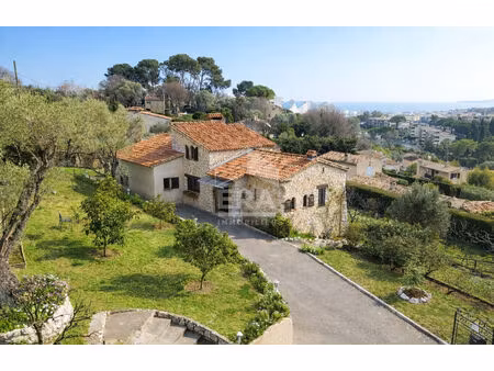 villeneuve-loubet  maison de caractère et son jardin unique  vue mer.