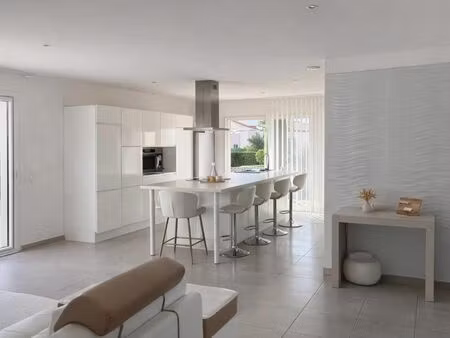 vente maison 4 pièces 120 m² fourques (66300)