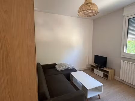 studio meublé 31 m² refait à neuf + parking – centre villefranche-sur-saône