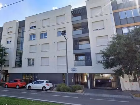 parking/box 18 m² vénissieux