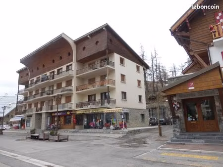 location grand appartement place centrale valberg pieds des pistes