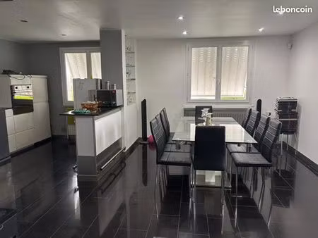 f4 meublé tt compris dans une maison