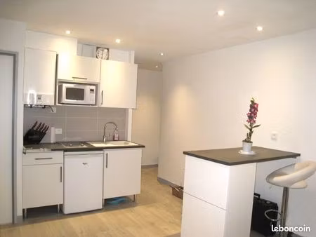 grand studio meublé au cœur du quartier étudiant - emplacement idéal