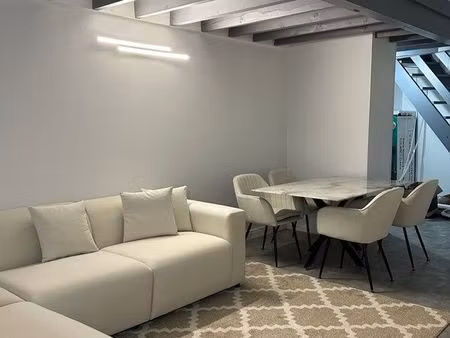 charmant t2 duplex au dernier étage – gare  écoles  commerces à pied