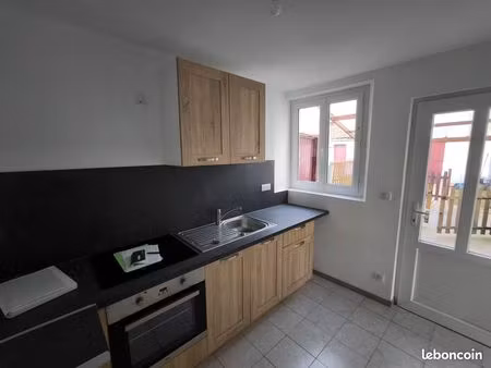 loue à sens appartement t2 39 m2 + jardin 100 m2  entièrement rénové en 2023