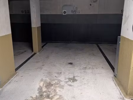 place de parking à louer