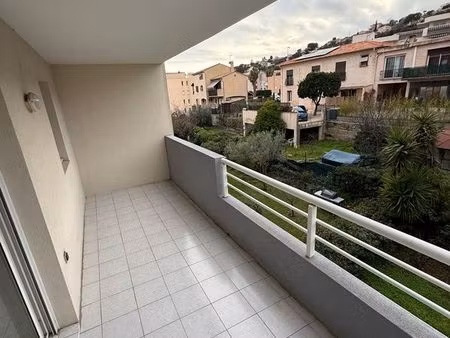 2p avec belle terrasse et box prive