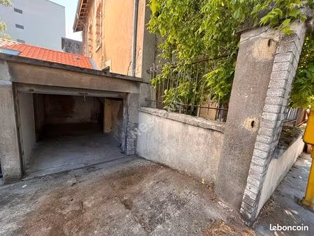 parking/box 1 pièce 12 m²