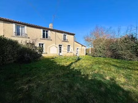 vente maison à la chapelle-saint-laurent (79430) : à vendre / 160m² la chapelle-saint-laur