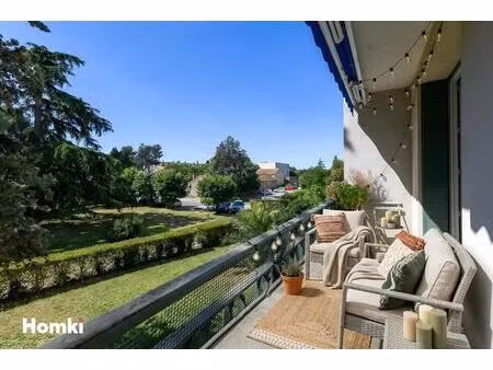 appartement 3 pièces de 65 m² avec cave et parking à nîmes secteur capouchiné