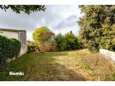 rare à la vente  terrain constructible et viabilisé de 601m² au calme éligible ptz