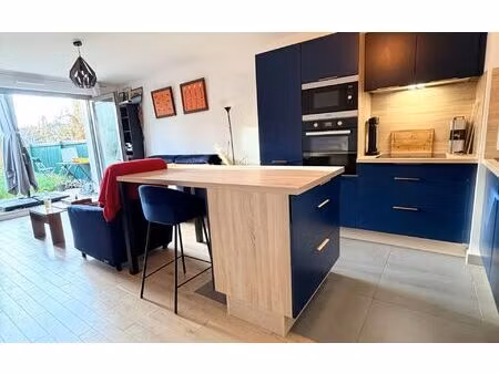 location appartement  61.45 m² t-3 à clamart  1 550 €