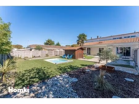 appartement t3 de 80m² avec jardin et piscine privative