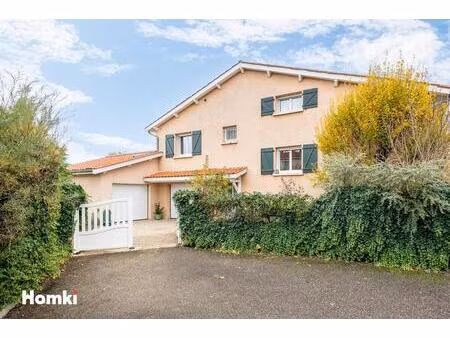 craponne  maison avec piscine chauffée  charme  volumes et prestations