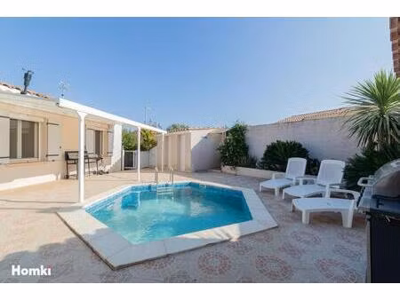 villa de plain pied et dépendance avec jardin et piscine 336 000€