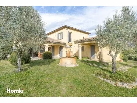 maison en r+1 - 142 m² - 4 chambres - 1 studio - garages et ateliers - terrain 12 000m²