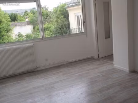 t2 36 m² lumineux – les pavillons-sous-bois – 990 cc