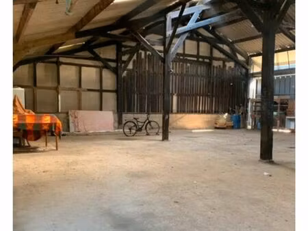 hangar/garage 250 m2