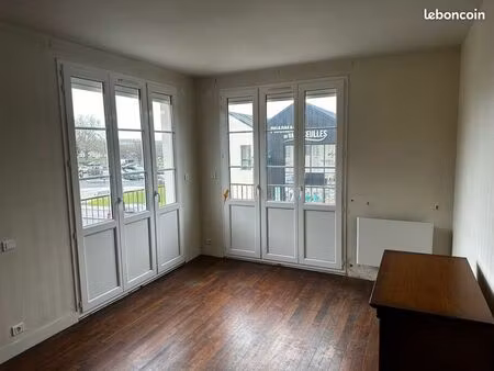 duplex 58 m² avec balcon – centre-ville de tilly-sur-seulles