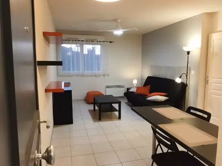 location à l'année studio meublé dans résidence récente sécurisée la seyne est