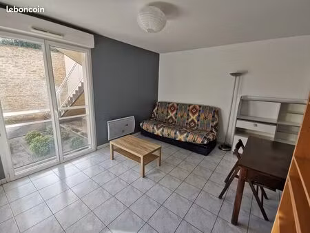 grand studio meublé