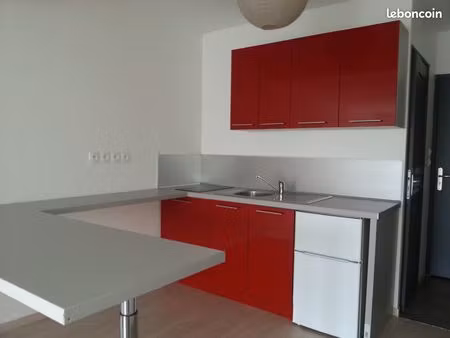 studio idéal lycées : le castel  les marcs d'or  roland carraz et st jo