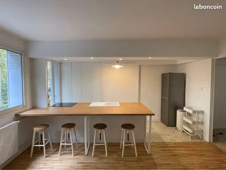 t3 renove avec balcon quartier chalet