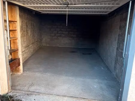 loue garage saint nabord