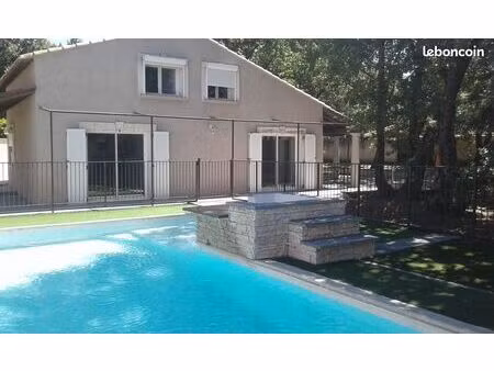 villa contemporaine 160 m2 sur 1100m2 terrain avec piscine