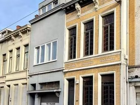 à louer : maison avec garage