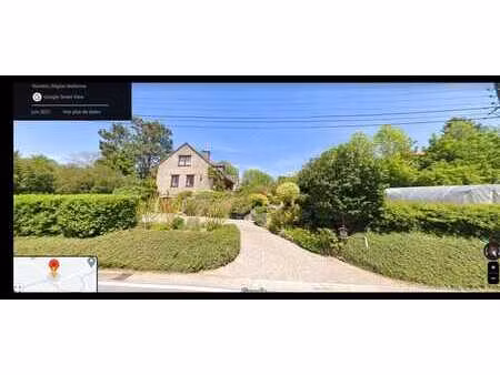 charmante villa sur magnifique terrain arboré.